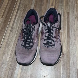 BROOKS SNEAKERS